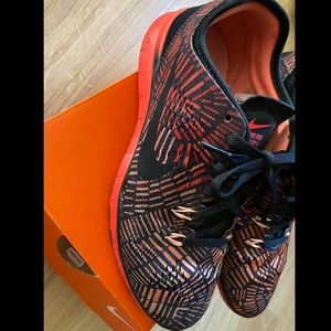 WOMENS NIKE FREE 5.0